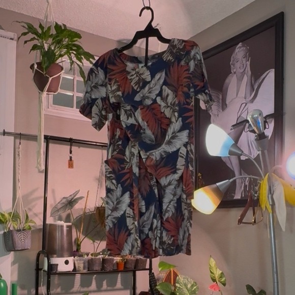 Hilo Hattie Women's Leaf Print Short Sleeve Top Casual Loungewear s